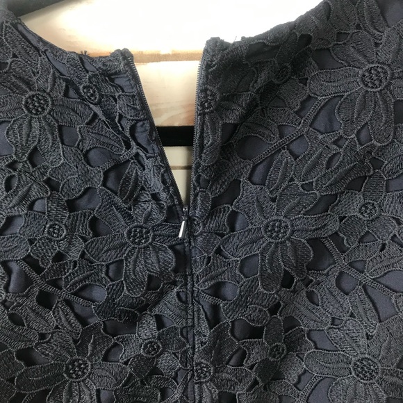 Banana Republic Navy Lace Dress w Pockets Sz 2 - Picture 5 of 8